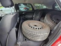 Gebraucht Ford Focus Trend 101 PS (74 kW) 2014 Candyrot metallic Kombi