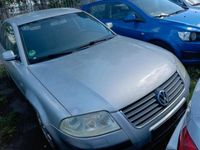 Usata VW Passat 115 CV (84 kW) 2000 Argento Berlina