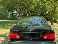 Gebraucht Mercedes E240 Elegance 170 PS (125 kW) 1998 Schwarz Limousine
