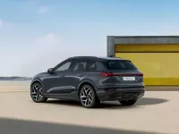 Neu Audi Q6 e-tron Business 225 kW (306 PS) 2026 Grau SUV