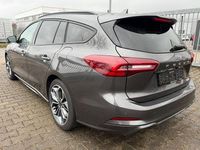 Gebraucht Ford Focus ST-Line 120 PS (88 kW) 2022 Grau Limousine