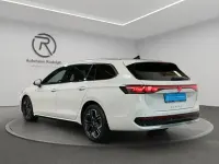 Gebraucht VW Passat R-line 150 PS (110 kW) 2025 Oryxweiß perlmutteffekt Kombi