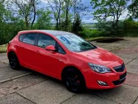 Gebraucht Opel Astra Color Edition 179 PS (131 kW) 2012 Rot Limousine