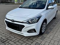 Gebraucht Hyundai i20 Select 84 PS (61 kW) 2019 Weiß Kleinwagen