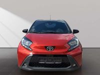 Gebraucht Toyota Aygo Connect Style 72 PS (52 kW) 2022 3u4)/ black mica (209) (rot Kleinwagen