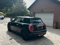 Gebraucht Mini Cooper 136 PS (100 kW) 2016 Schwarz Kleinwagen