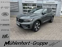 Neu Volvo XC40 Plus 197 PS (144 kW) 2026 Grün SUV