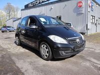Gebraucht Mercedes A180 116 PS (85 kW) 2010 Kosmosschwarz  metalliclack Kleinwagen