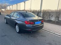 gebraucht BMW 318 d Sport Line