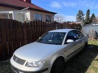Gebraucht VW Passat 101 PS (74 kW) 1997 Silber Limousine