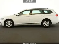 Gebraucht VW Passat 150 PS (110 kW) 2023 Weiß Kombi