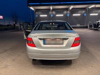 Gebraucht Mercedes C180 165 PS (121 kW) 2009 Silber Limousine