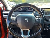 Gebraucht Peugeot 208 Allure Sky 110 PS (80 kW) 2015 Orange Kleinwagen