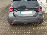 Gebraucht Toyota Yaris Hybrid Team 116 PS (85 kW) 2024 Grau Limousine
