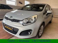 Gebraucht Kia Rio Attract 75 PS (55 kW) 2013 Beige Limousine