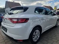 Gebraucht Renault Mégane Intens 110 PS (80 kW) 2018 Weiß Limousine