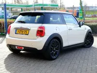 Używany Mini Cooper Pepper 136 KM (100 kW) 2015 Biały Hatchback