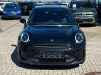 Gebraucht Mini Cooper Essential 136 PS (100 kW) 2021 Schwarz (metallic) Kleinwagen