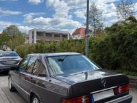 Second-hand Mercedes 190 109 CP (80 kW) 1993 Andere farben Berlinǎ