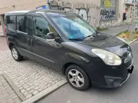 Gebraucht Opel Combo Edition 105 PS (77 kW) 2012 Schwarz Van / Kleinbus
