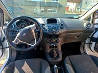 Gebraucht Ford Fiesta Trend 80 PS (58 kW) 2017 Weiß Kleinwagen