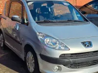 Gebraucht Peugeot 1007 73 PS (53 kW) 2006 Silber Van / Kleinbus