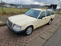 Gebraucht Mercedes E220 150 PS (110 kW) 1995 Grün Kombi