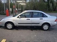 Second-hand Ford Focus 101 CP (74 kW) 2001 Argintiu Berlinǎ