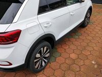 Gebraucht VW T-Roc Move 110 PS (80 kW) 2023 Weiß SUV
