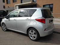 Gebraucht Toyota Verso-S 99 PS (72 kW) 2011 Silber Van / Kleinbus