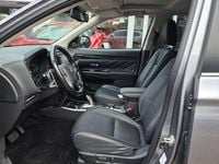 Gebraucht Mitsubishi Outlander P-HEV Top 121 PS (88 kW) 2017 Platinumgrau SUV