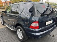 Gebraucht Mercedes ML270 163 PS (119 kW) 2003 Schwarz SUV