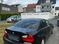 Gebraucht BMW 318 Basis 143 PS (105 kW) 2007 Schwarz Limousine
