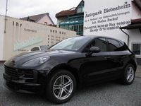 Gebraucht Porsche Macan 245 PS (180 kW) 2021 Tiefschwarzmetallic (metallic) SUV