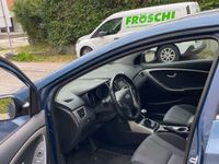 gebraucht Hyundai i30 blue Kombi 1.6 CRDi Trend