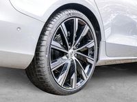 Gebraucht Volvo V60 Plus 197 PS (144 kW) 2024 Silber / silver dawn (metallic) Kombi
