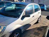 Gebraucht Ford Fiesta 68 PS (50 kW) 2004 Grau Kleinwagen