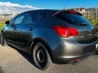 Gebraucht Opel Astra Design Edition 140 PS (102 kW) 2011 Grau Limousine