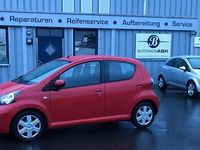 Gebraucht Toyota Aygo Cool 68 PS (50 kW) 2010 Rot Kleinwagen