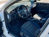 Gebraucht Skoda Superb 160 PS (117 kW) 2013 Weiß Kombi