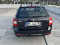 Gebraucht Skoda Octavia Ambiente 140 PS (102 kW) 2011 Schwarz Kombi