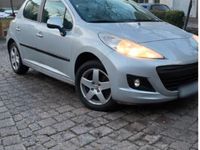 Gebraucht Peugeot 207 95 PS (69 kW) 2011 Silber Kleinwagen