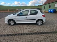 Gebraucht Peugeot 206+ 73 PS (53 kW) 2011 Weiß Kleinwagen