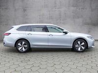 Gebraucht VW Passat IQ Drive 150 PS (110 kW) 2025 Oyster silver metallic Kombi