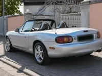 Gebraucht Mazda MX5 110 PS (80 kW) 2000 Silber Cabrio