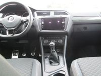 Gebraucht VW Tiguan Join 150 PS (110 kW) 2019 Grau metallic SUV