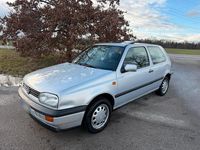 Gebraucht VW Golf 63 PS (46 kW) 1995 Silber Coupé