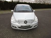 Gebraucht Mercedes B180 116 PS (85 kW) 2011 Polarsilber  metalliclack Van / Kleinbus