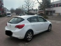 Gebraucht Opel Astra 102 PS (75 kW) 2014 Weiß Kleinwagen