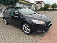 Gebraucht Ford Focus 101 PS (74 kW) 2017 Schwarz Kombi